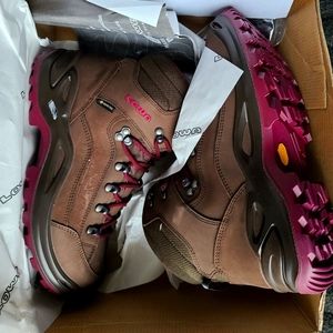 Lowa Renegade Women's GTX Boots, Brand New